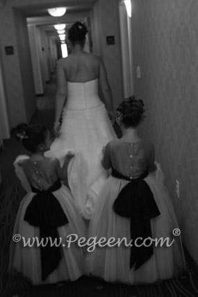black-and-white-flower-girl-dresses-00027